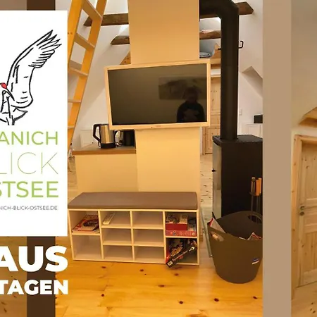 Historisches Fuer 8 Personen Mit Luxus Und Auf 2 Etagen Ideal Fuer Familien Und Hunde 2500m2 Eingezaeunt An Der Ostsee