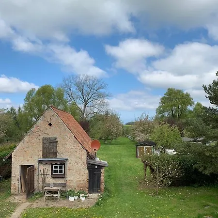 Historisches Fuer 8 Personen Mit Luxus Und Auf 2 Etagen Ideal Fuer Familien Und Hunde 2500m2 Eingezaeunt An Der Ostsee 펜션 *