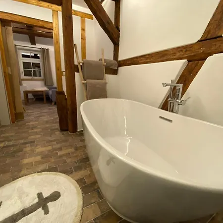 Historisches Fuer 8 Personen Mit Luxus Und Auf 2 Etagen Ideal Fuer Familien Und Hunde 2500m2 Eingezaeunt An Der Ostsee 펜션