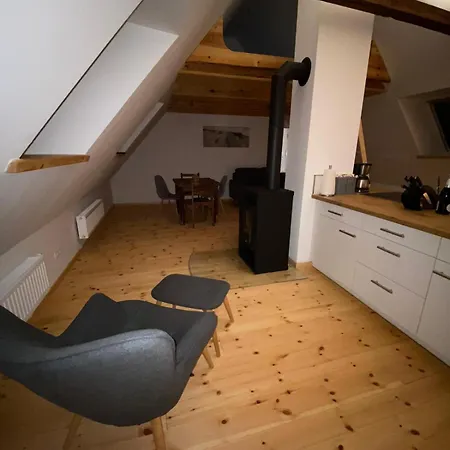 Historisches Fuer 8 Personen Mit Luxus Und Auf 2 Etagen Ideal Fuer Familien Und Hunde 2500m2 Eingezaeunt An Der Ostsee 펜션 *