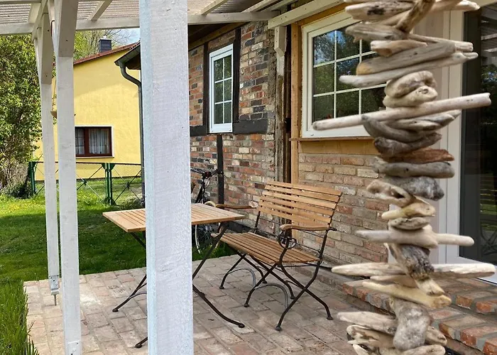 Semesterbostad Historisches Fuer 8 Personen Mit Luxus Und Auf 2 Etagen Ideal Fuer Familien Und Hunde 2500m2 Eingezaeunt An Der Ostsee