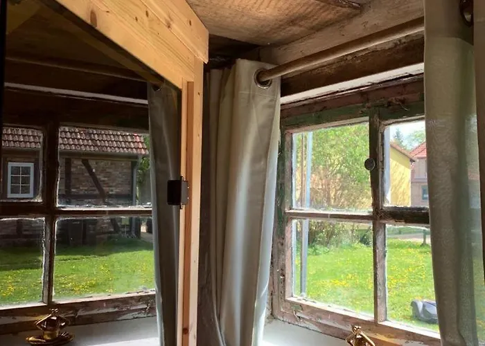 Historisches Fuer 8 Personen Mit Luxus Und Auf 2 Etagen Ideal Fuer Familien Und Hunde 2500m2 Eingezaeunt An Der Ostsee *