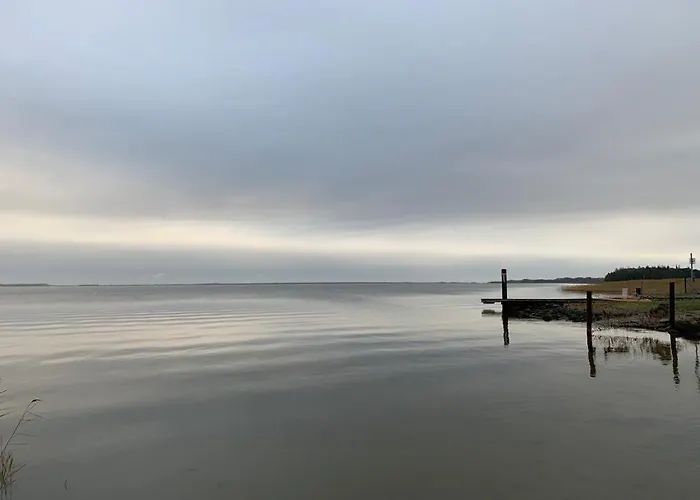 Historisches Fuer 8 Personen Mit Luxus Und Auf 2 Etagen Ideal Fuer Familien Und Hunde 2500m2 Eingezaeunt An Der Ostsee