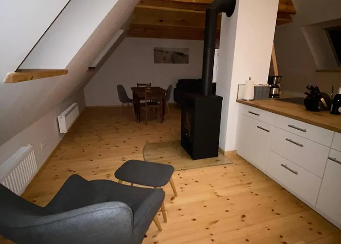 Historisches Fuer 8 Personen Mit Luxus Und Auf 2 Etagen Ideal Fuer Familien Und Hunde 2500m2 Eingezaeunt An Der Ostsee Semesterbostad *